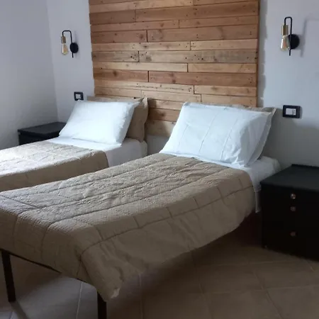 Orchidea Oda ve Kahvaltı 3*